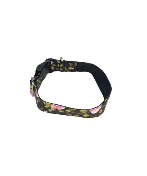 Collar invierno flores negro de NATPAW