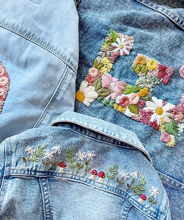 Chaqueta denim con flores bordadas