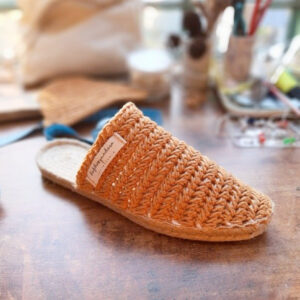 Mules tejidas a crochet India de DE FIBRAS Y MADERA