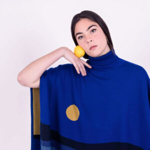 Poncho de lana noche azul 1 de Crisálida