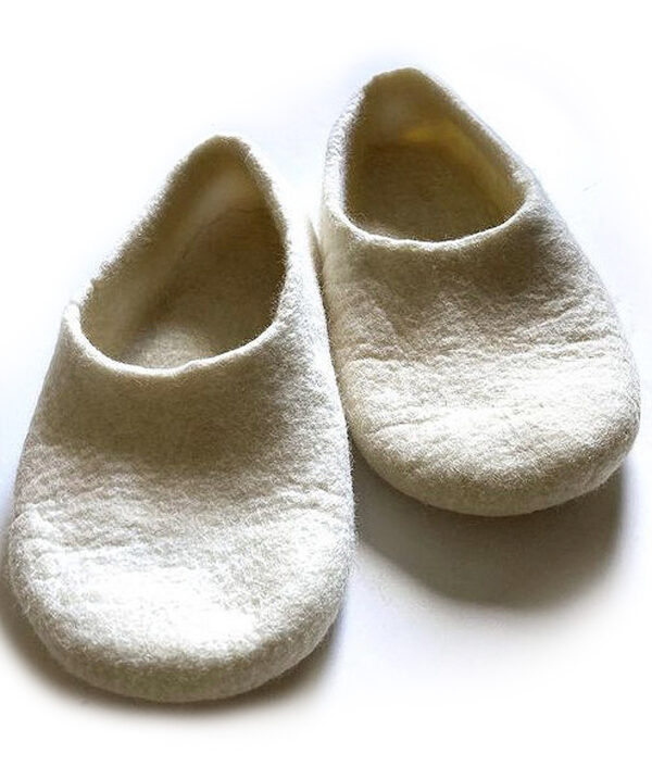 Slippers bajos de JIMENA RISSO